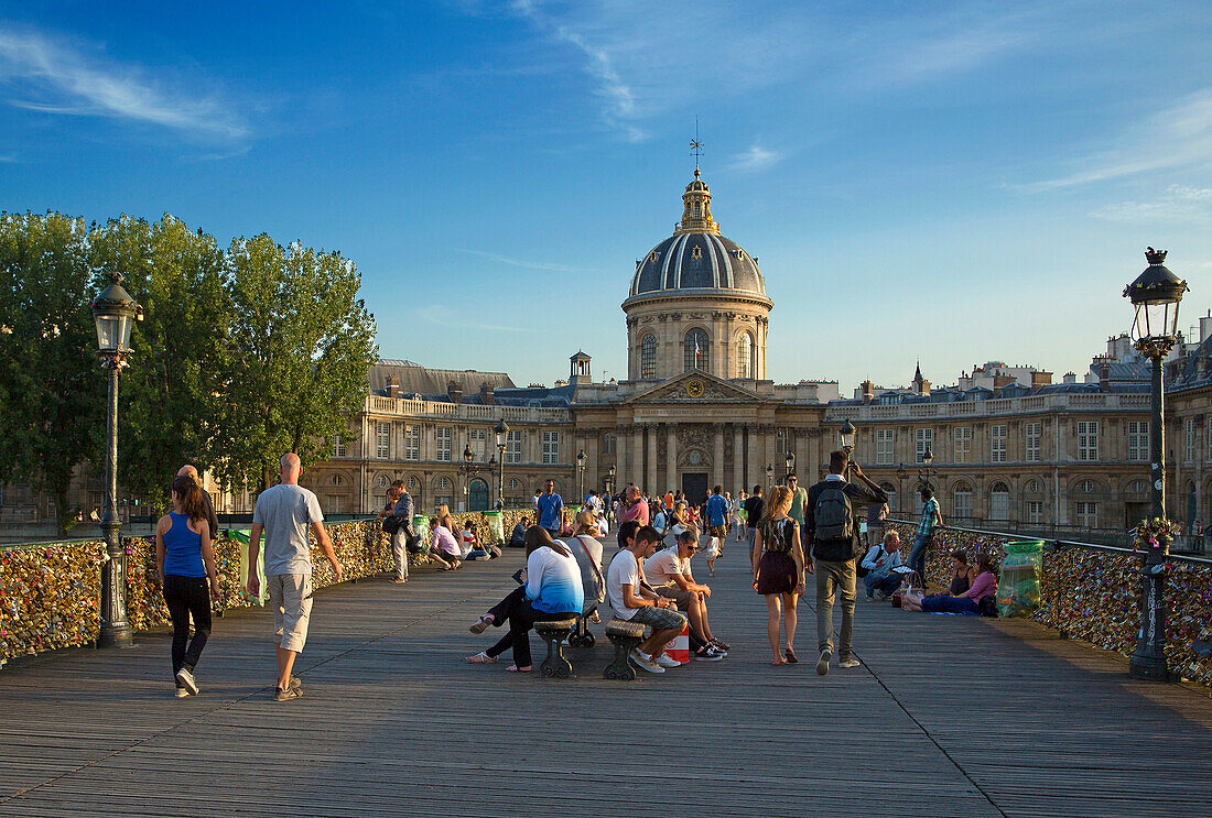 France, Paris (75), The Pont des Arts, a historical monument and the Institut de France