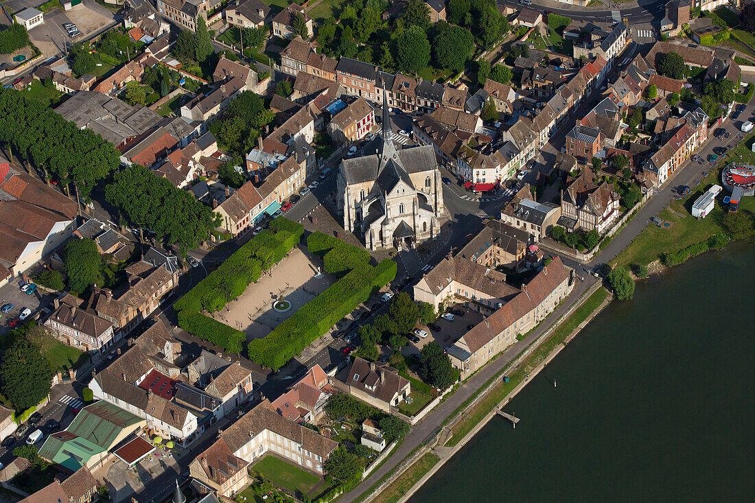 France, Eure (27), Les Andelys town located in the heart of the loops of the Seine, Saint-Sauveur church of Petit-Andely (aerial view)
