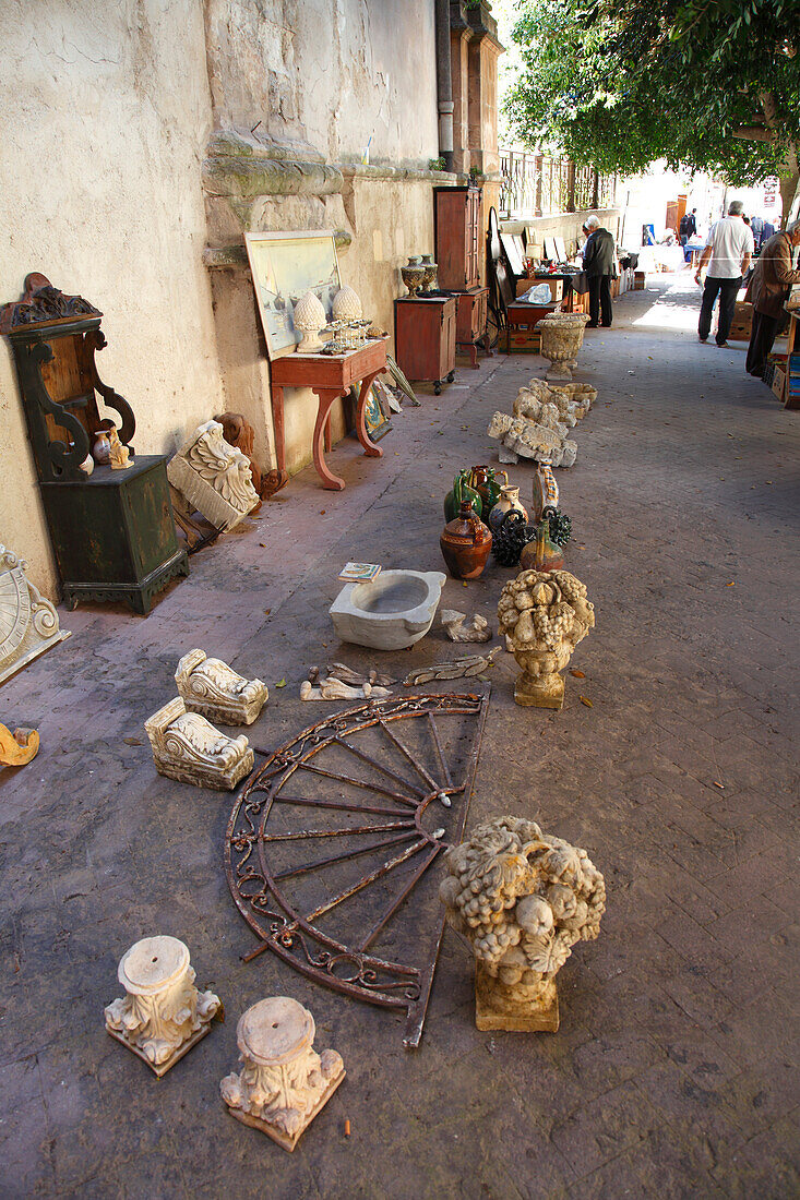 Italy, Sicily, province of Ragusa, Modica, Umberto 1er street, second-hand market