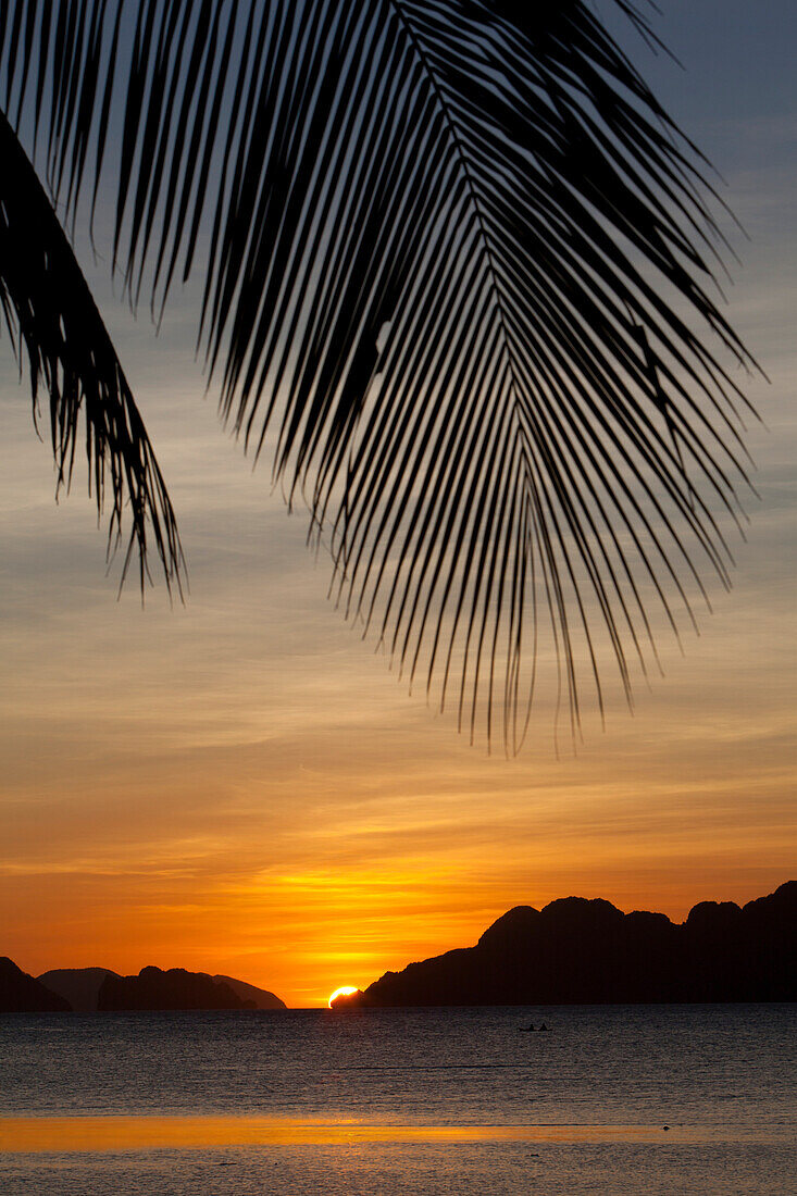 'Sunset View Of Tropical Islands From The Beaches Of Corong Corong; El Nido, Bacuit Archipelago, Palawan, Philippines'