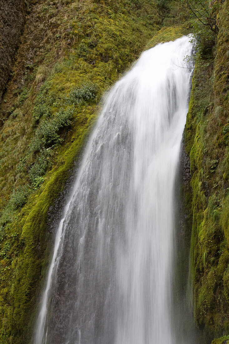 Wahkeena Falls, Columbia River Gorge, Oregon, Usa