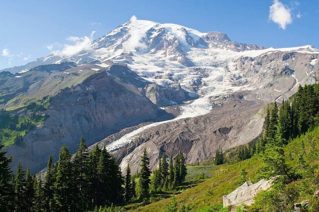 Nisqually Glacier, Mount Rainier National Park, Washington, Usa