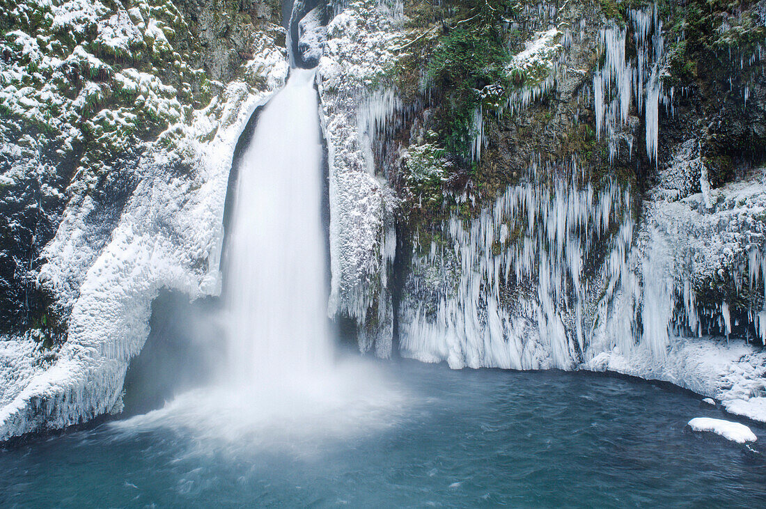 Wahclella Falls, Columbia River Gorge, Oregon, Usa