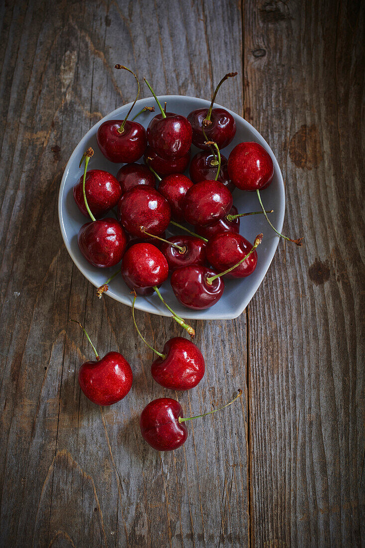 Fresh picked cherries in a bowl