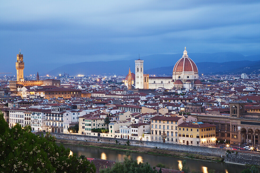 'Cityscape of Florence and Basilica of Saint Mary of the Flower under a cloudy sky; Florence, Tuscany, Italy'