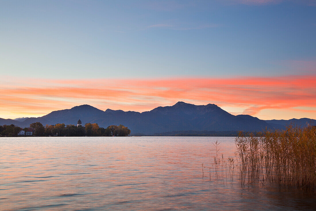 View over Chiemsee to Fraueninsel, near Gstadt, Chiemsee, Chiemgau region, Bavaria, Germany