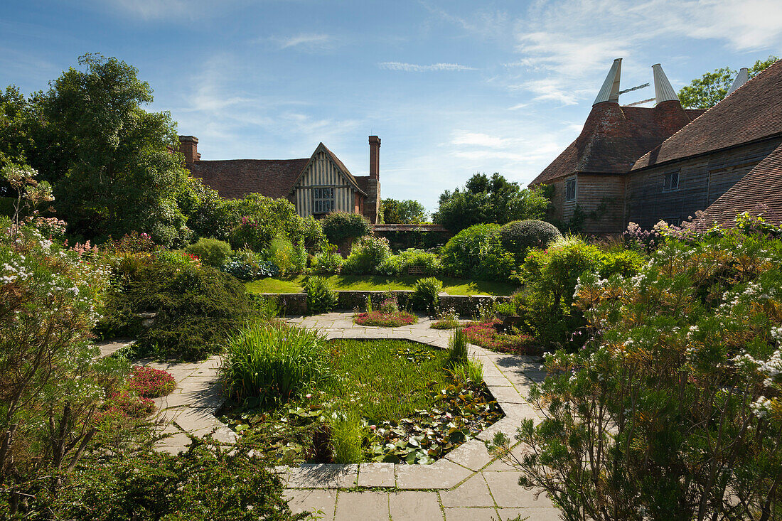 Sunken Garden, Great Dixter Gardens, Northiam, East Sussex, Großbritannien