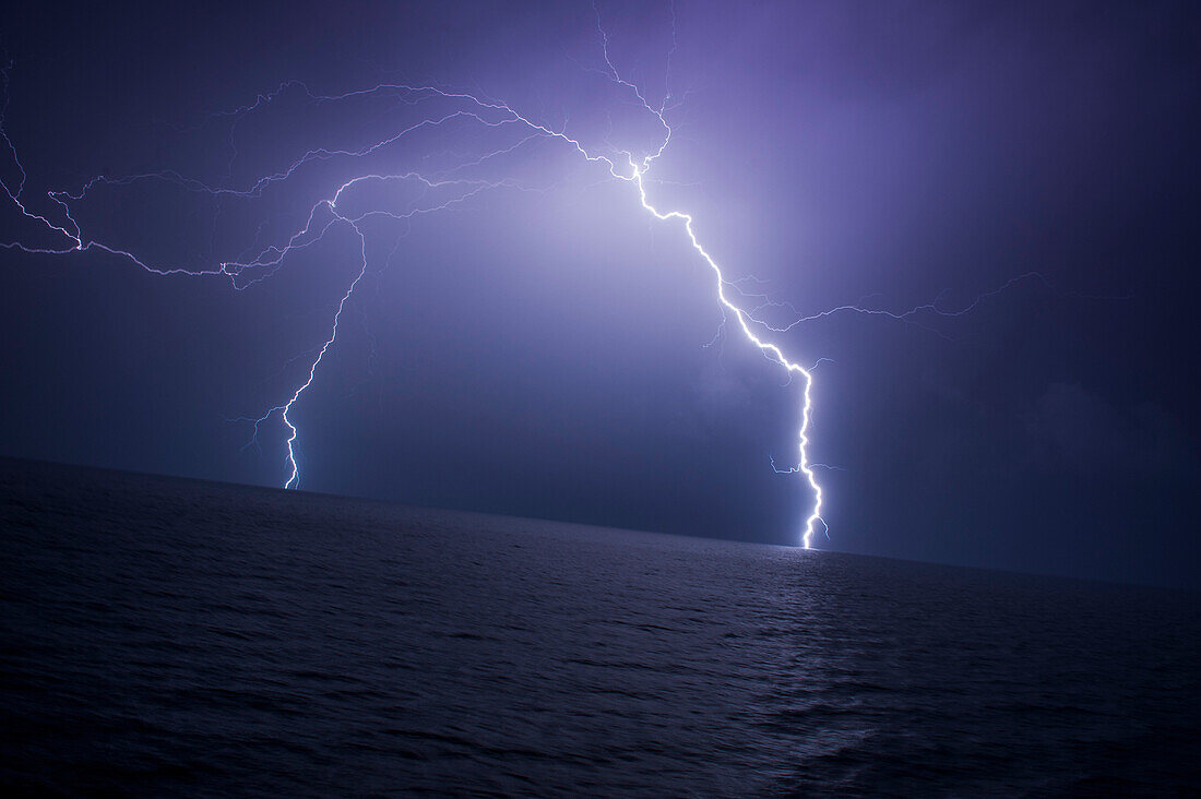 Blitze über dem Mittelmeer, Zypern