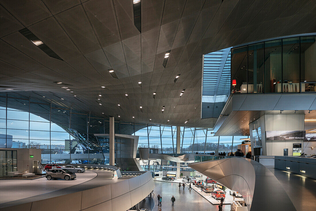 Innenansicht BMW Welt, Olympiapark, München, Bayern, Deutschland, Architekt Coop Himmelblau