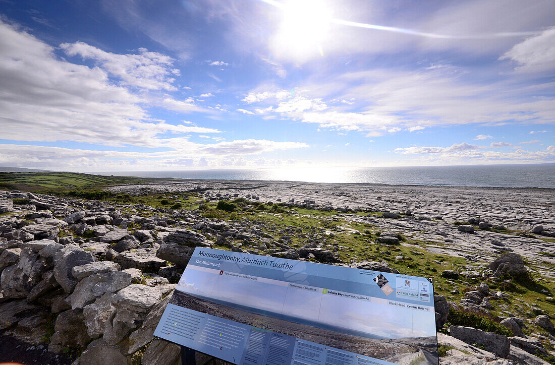 Küste am Black Head mit Burren, Clare, Westküste, Irland
