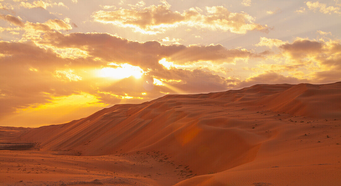'Sunset Over The Sand Dunes; Liwa Oasis, Abu Dhabi, United Arab Emirates'