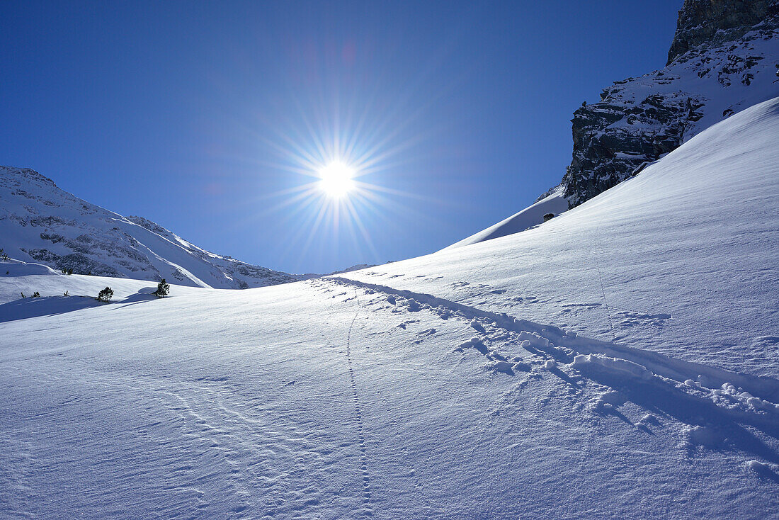 Ski track in snow, Griererkar, Zillertal, Zillertal Alps, Tyrol, Austria