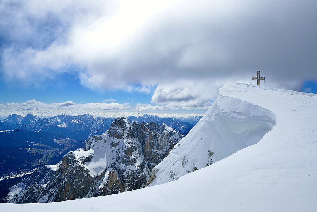 Summit cross, Hochbrunnerschneid, Sexten Dolomites, Dolomites, South Tyrol, Italy