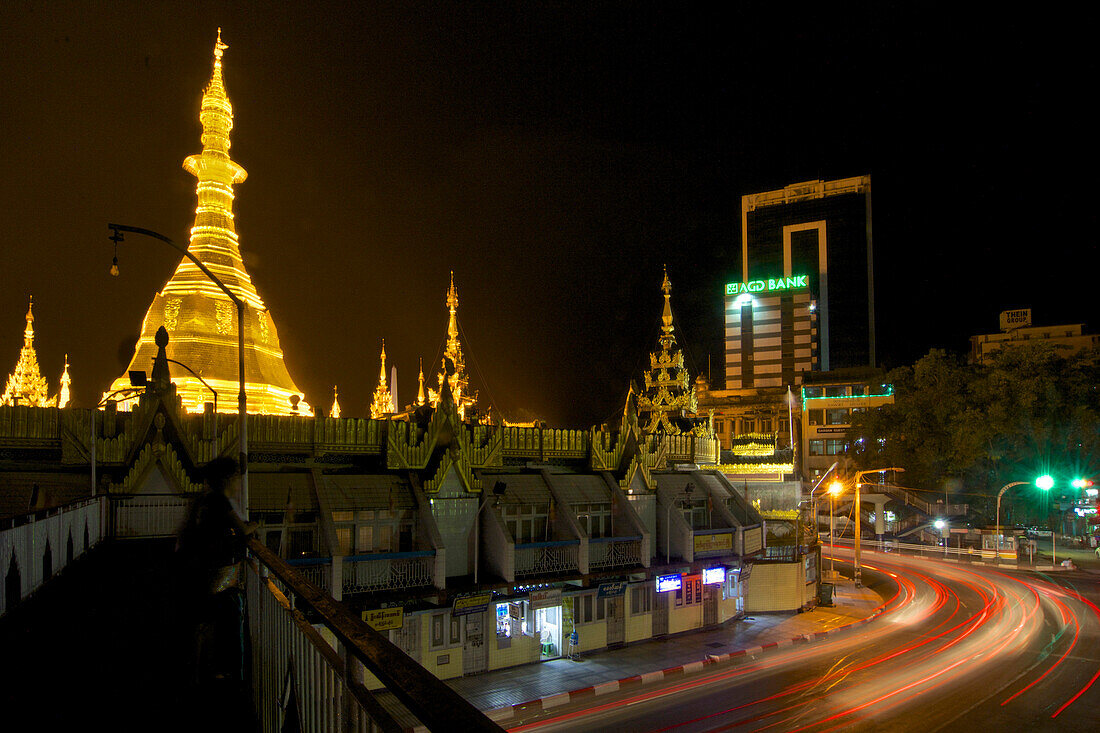 Sule Pagode im Zentrum von Yangon, Rangun, Hauptstadt von Myanmar, Burma