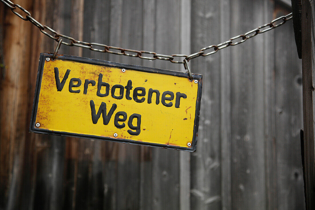 Schild Verbotener Weg