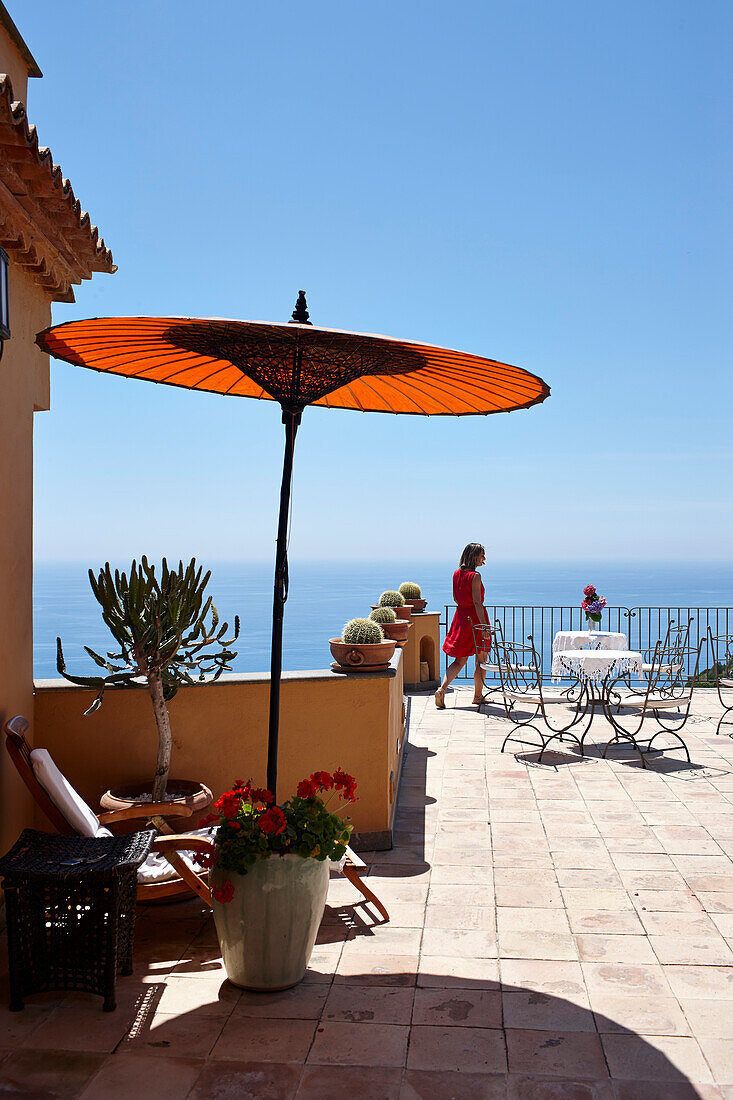 Owner Lea Pinto on the terrace of Hotel Marulivo, Bed & Breakfast, Pisciotta, Cilentan Coast, Province Salerno, Campania, Italy