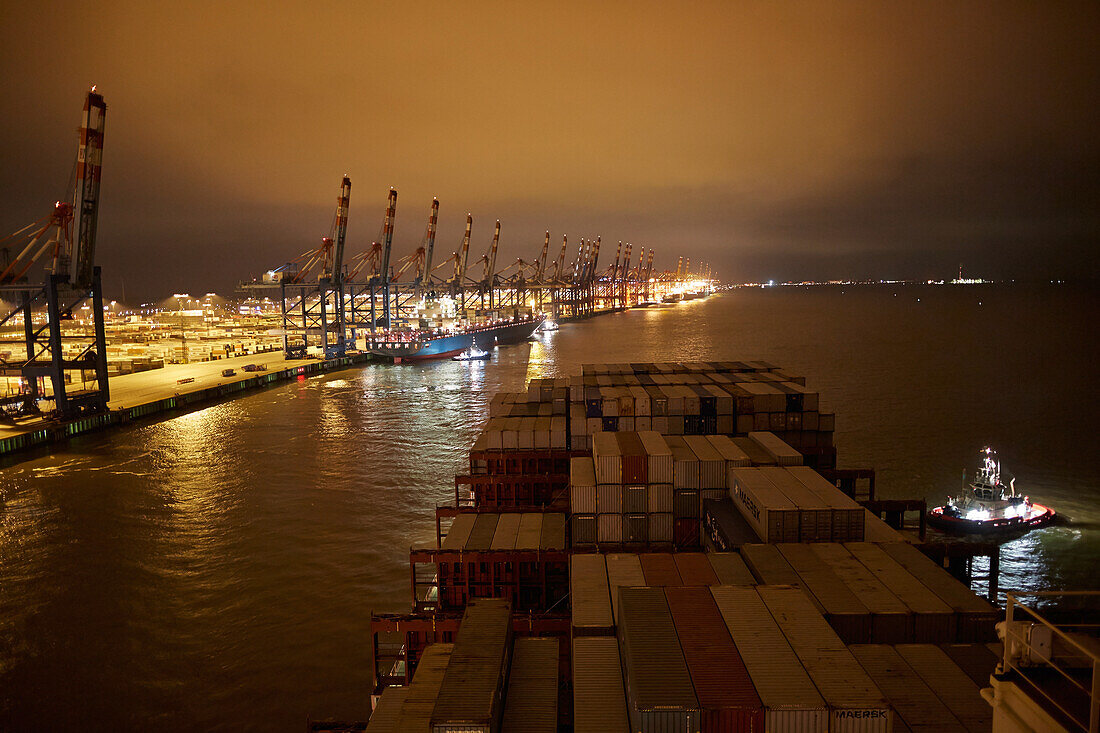 Containerschiff Elly Maersk verlässt Bremerhaven, Bremen, Deutschland