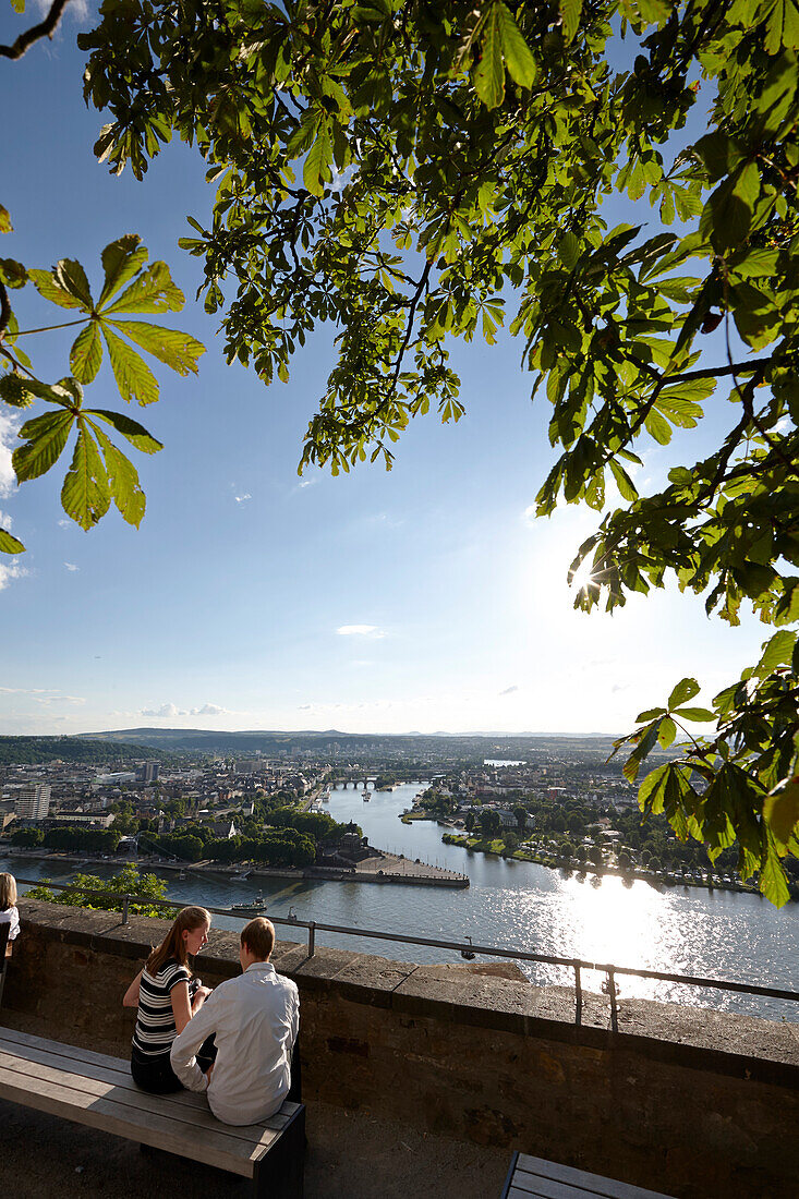 Blick von der Festung Ehrenbreitstein auf das Deutsche Eck, Koblenz, Rheinland-Pfalz, Deutschland