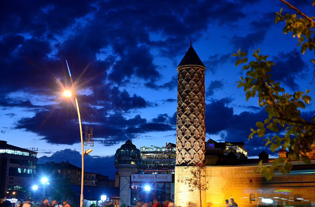 in Erzurum an der Yakutiye Medrese, Erzurum, Ost-Anatolien, Osttürkei, Türkei