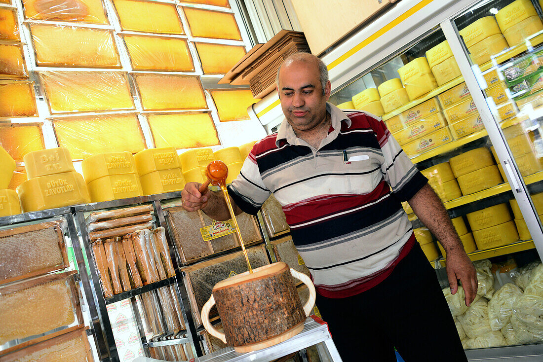 Honey shop in Kars, Kurd populated area, east Anatolia, East Turkey, Turkey