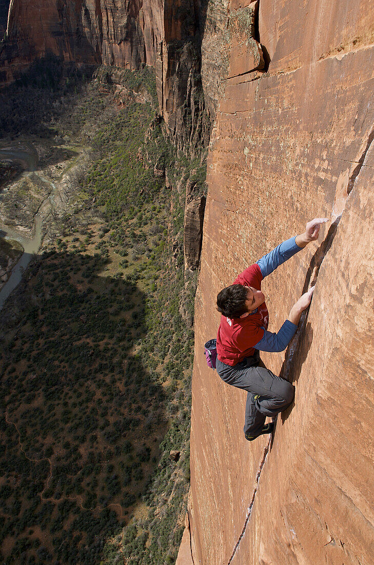 Alex Honnold free soloing Moonlight Buttress IV 5.13a in Zion National Park, UT. He is the first and only person to climb the route in this style.