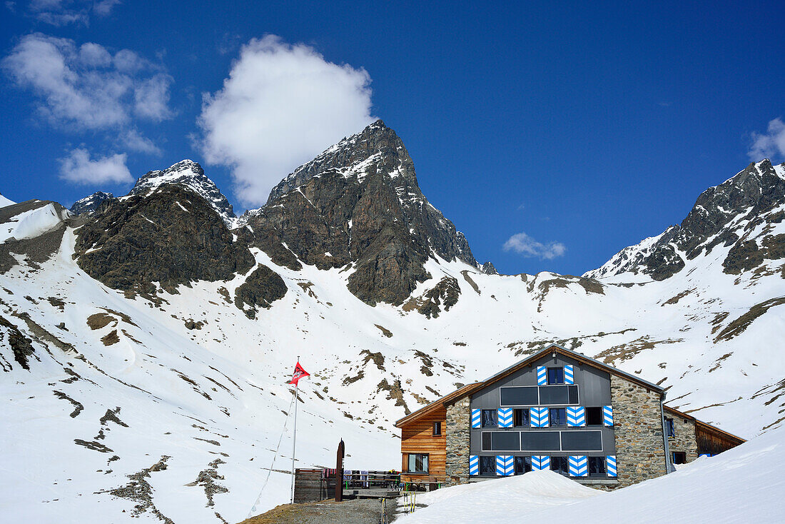 Chamanna Tuoi mit Piz Buin, Silvretta, Unterengadin, Engadin, Kanton Graubünden, Schweiz