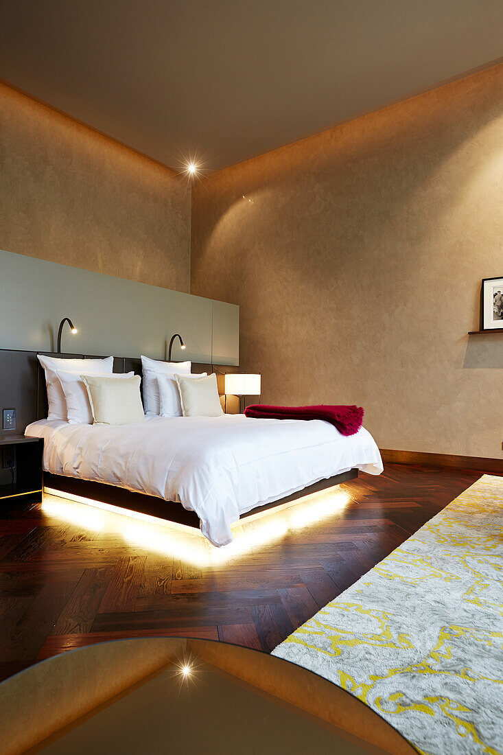 Bel Etage Suite room no. 204 with beautiful mohair blanket, Das Stue Hotel, Drakestrasse 1, Tiergarten, Berlin, Germany