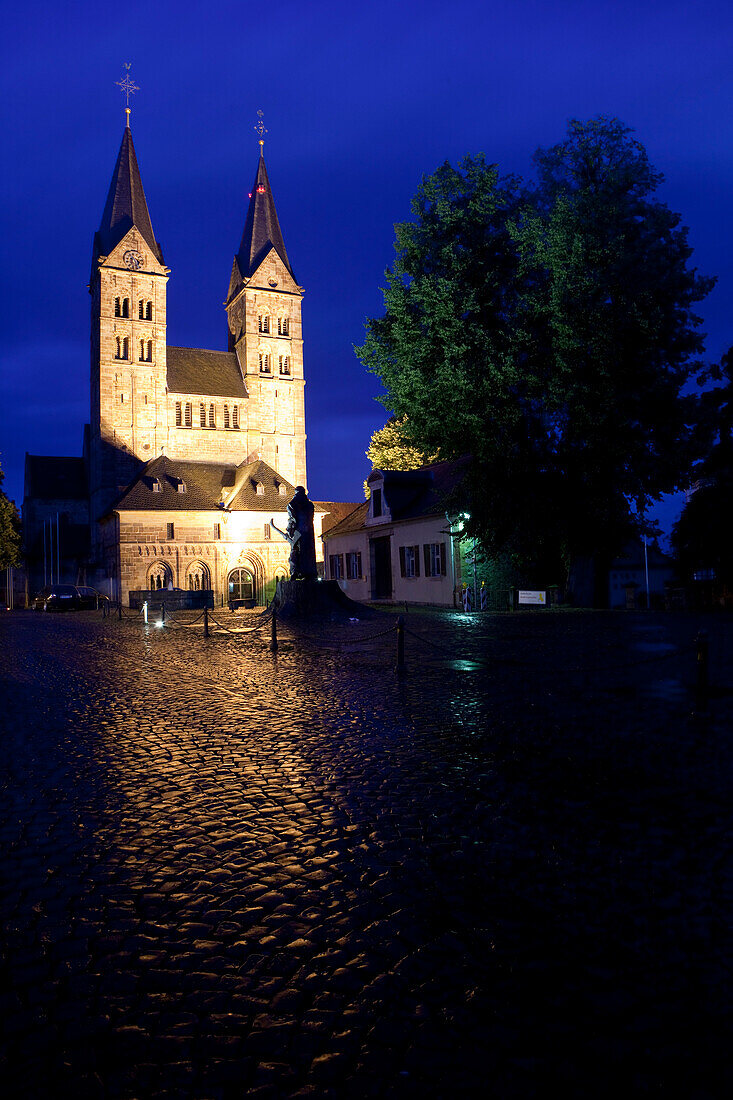 Fritzlar Cathedral with Domplatz square at night, Fritzlar, Hesse, Germany, Europe