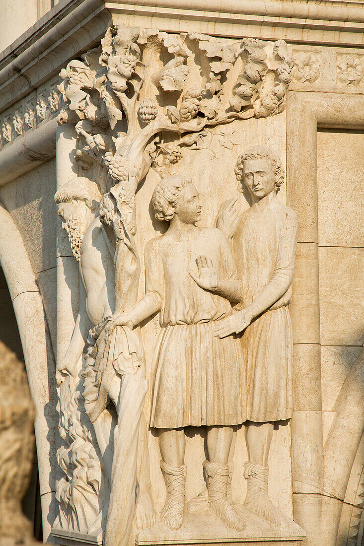 Sculptures on the wall of a building on Piazza San Marco, Venice, Veneto, Italy, Europe