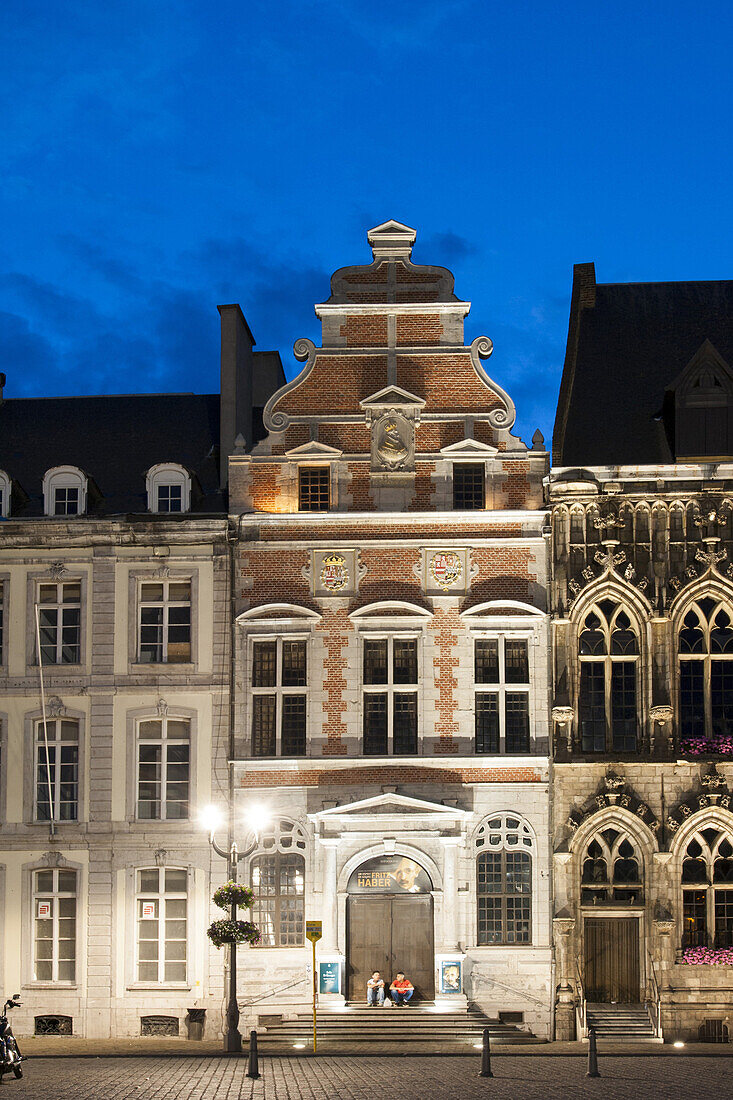 Grand Place square at dusk, Salle Saint-Georges, Mons, Hennegau, Wallonie, Belgium, Europe