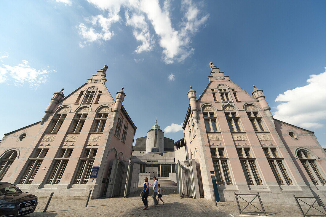 Former Cavalry Barracks as entrance to court of justice, Mons, Hennegau, Wallonie, Belgium, Europe