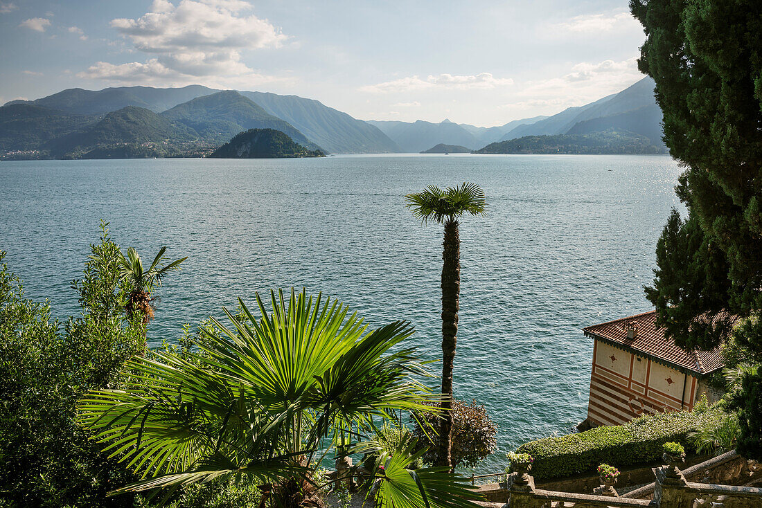 Blick über Villa Monastero und Comer See, Varenna, Lago di Como, Lombardei, Italien, Europa