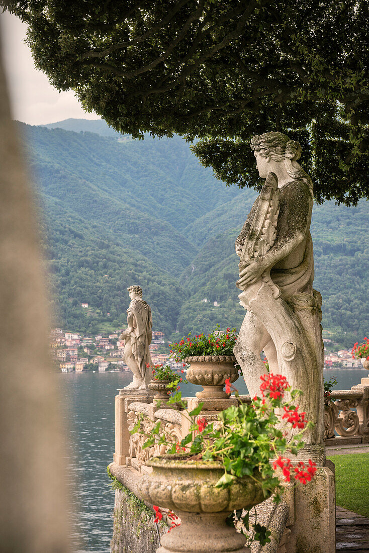 Statues in Villa del Balbianello, Lenno, Lake Como, Lombardy, Italy, Europe