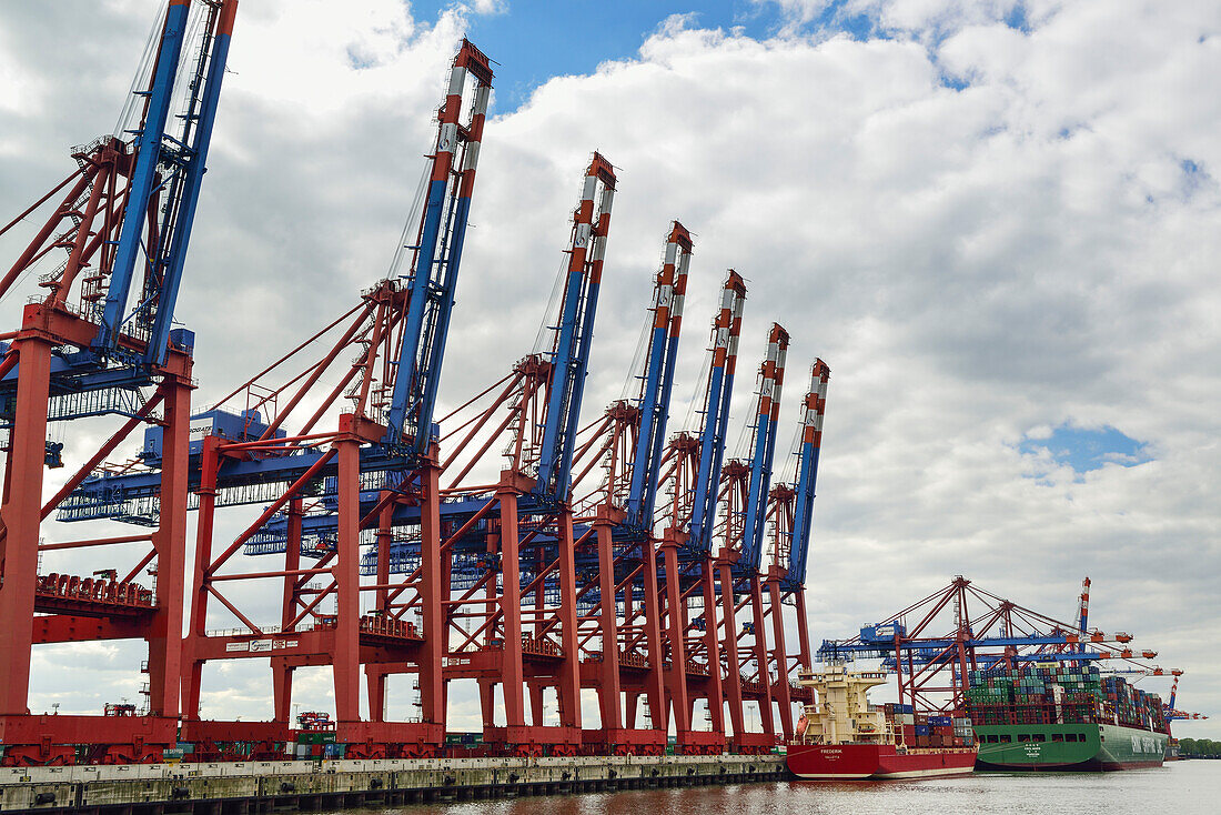 Container ships at container terminal Burchardkai, Waltershof, Hamburg, Germany