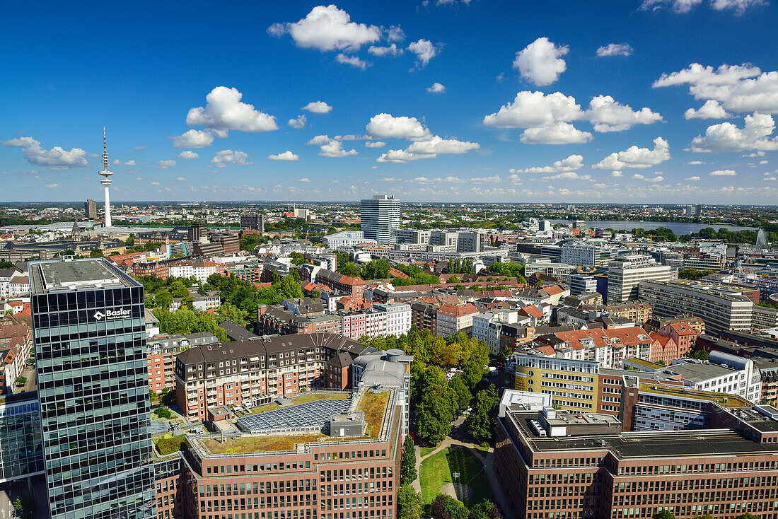 Blick auf Hamburg mit Heinrich-Hertz-Turm, Telemichel, und Binnenalster vom Michel, Michaeliskirche, Hamburg, Deutschland