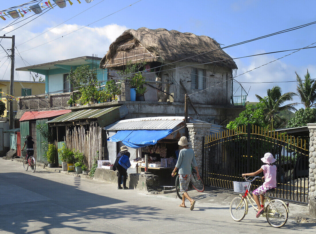 Hauptstrasse in Basco, Batanes Island, Philippinen, Asien