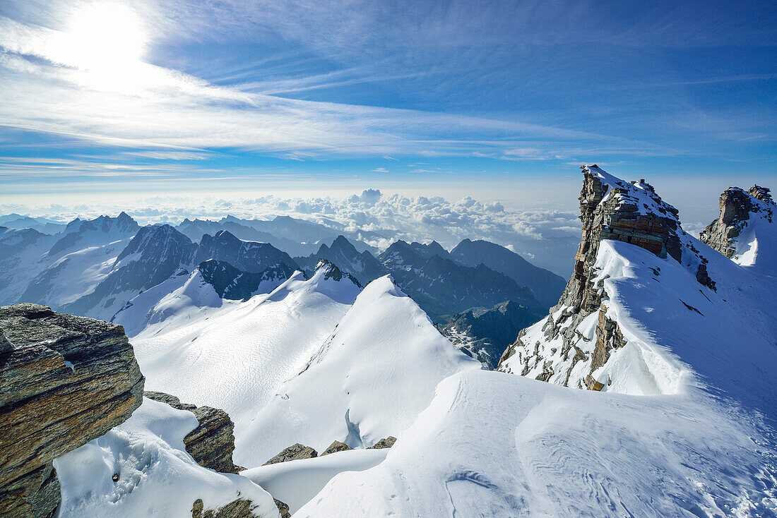 Südgrat des Gran Paradiso mit Blick über den Ghiacciaio della Tribolazione, Gran Paradiso, Nationalpark Gran Paradiso, Grajische Alpen, Aostatal, Aosta, Italien