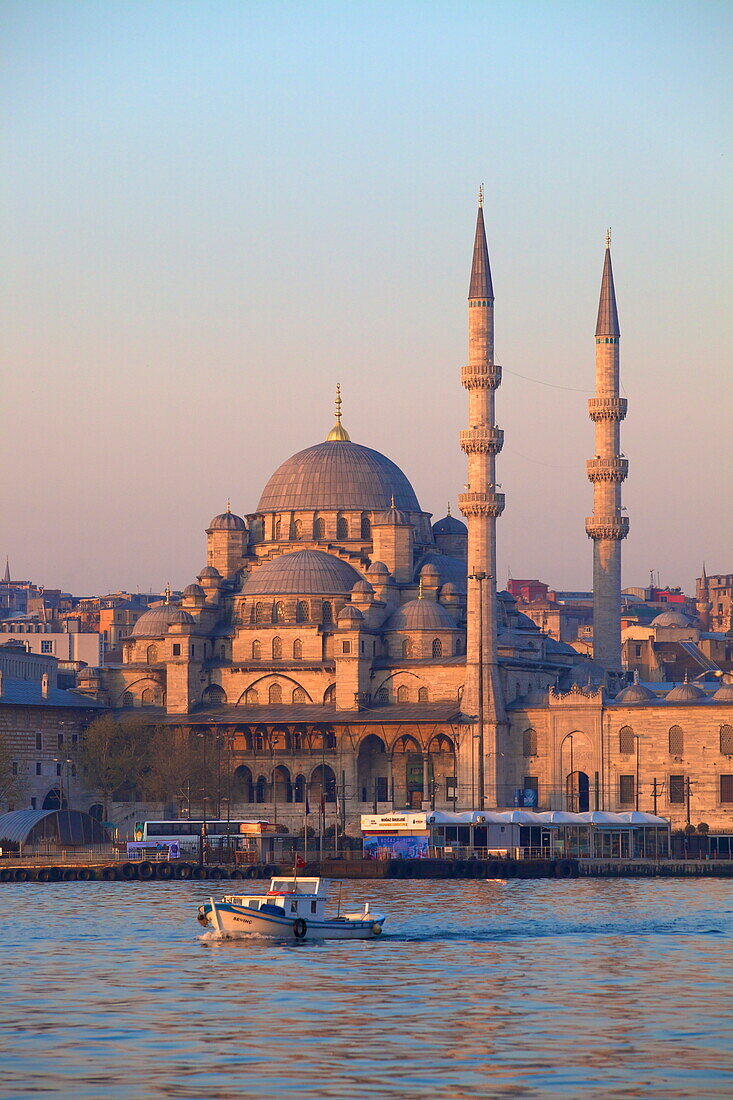 New Mosque, Golden Horn, Istanbul, Turkey, Europe