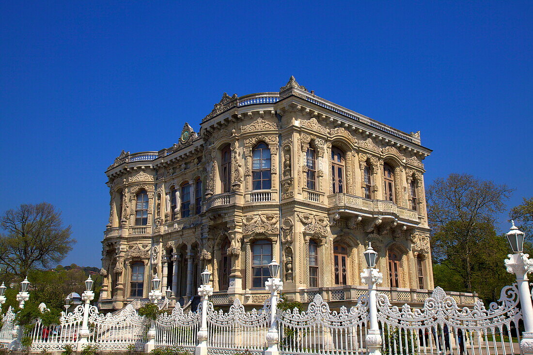 Kucuksu Palace, Beykoz, Istanbul, Anatolia, Turkey, Asia Minor, Turkey, Eurasia
