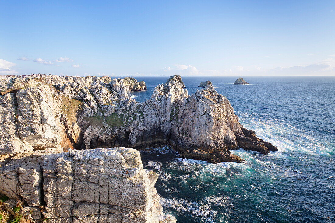 Pointe de Penhir and Tas de Pois, Peninsula of Crozon, Finistere, Brittany, France, Europe