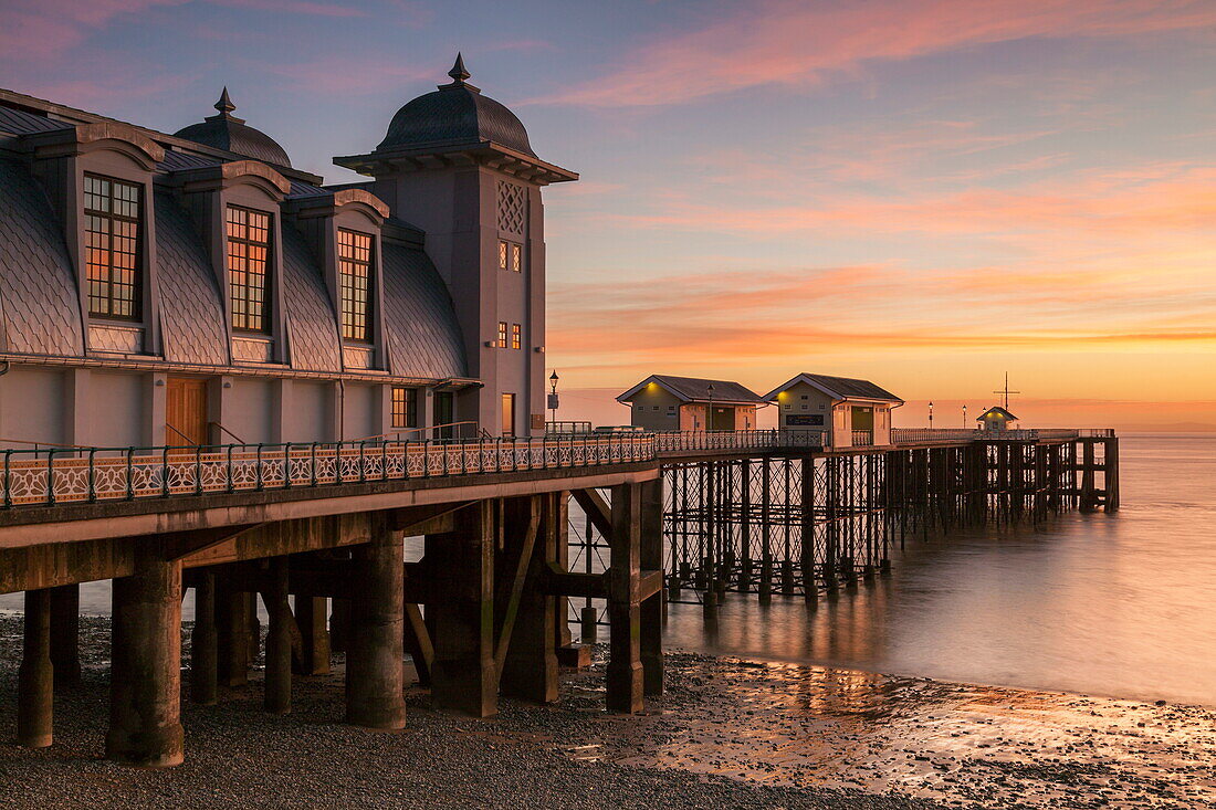 Penarth Pier, near Cardiff, Vale of Glamorgan, Wales, United Kingdom, Europe