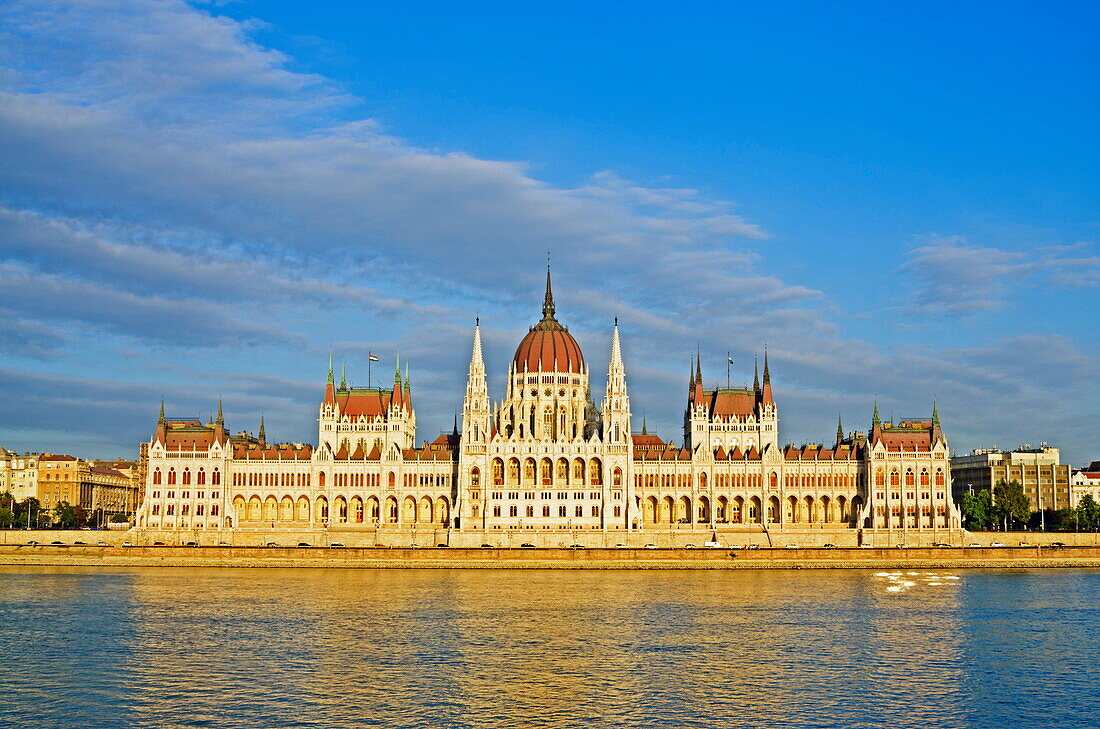 Hungarian Parliament Building, Banks of the Danube, UNESCO World Heritage Site, Budapest, Hungary, Europe