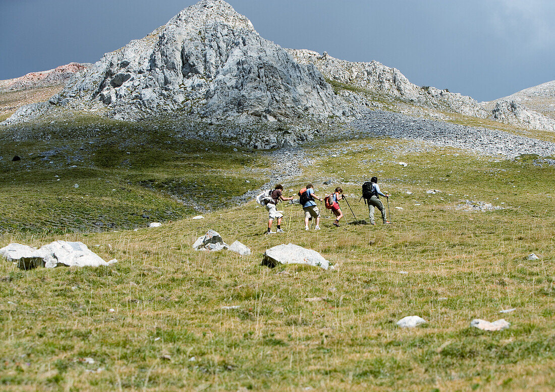 Spain, Catalonia, hikers