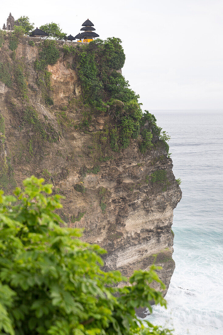 Pura Luhur Uluwatu Tempel auf einer Felsklippe, Uluwatu, Bali, Indonesien