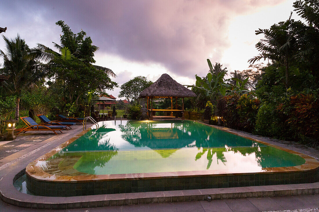 Hotelanlage mit Swimmingpool, Gayatri Bungalows 2, Ubud, Gianyar, Bali, Indonesien