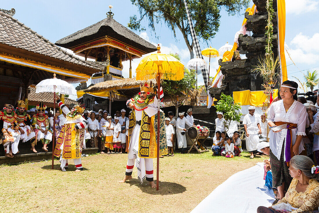 Traditioneller Tanz, Odalan Tempelfest, Sidemen, Bali, Indonesien