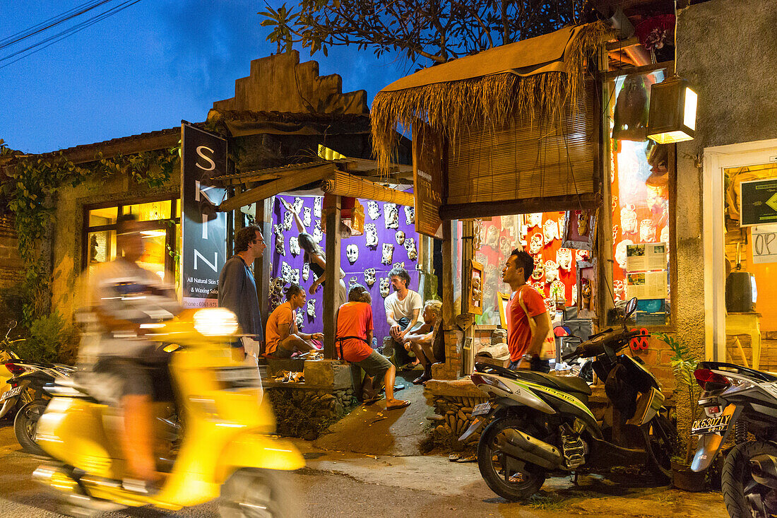 Wood carvers at shopping street, Ubud, Gianyar, Bali, Indonesia