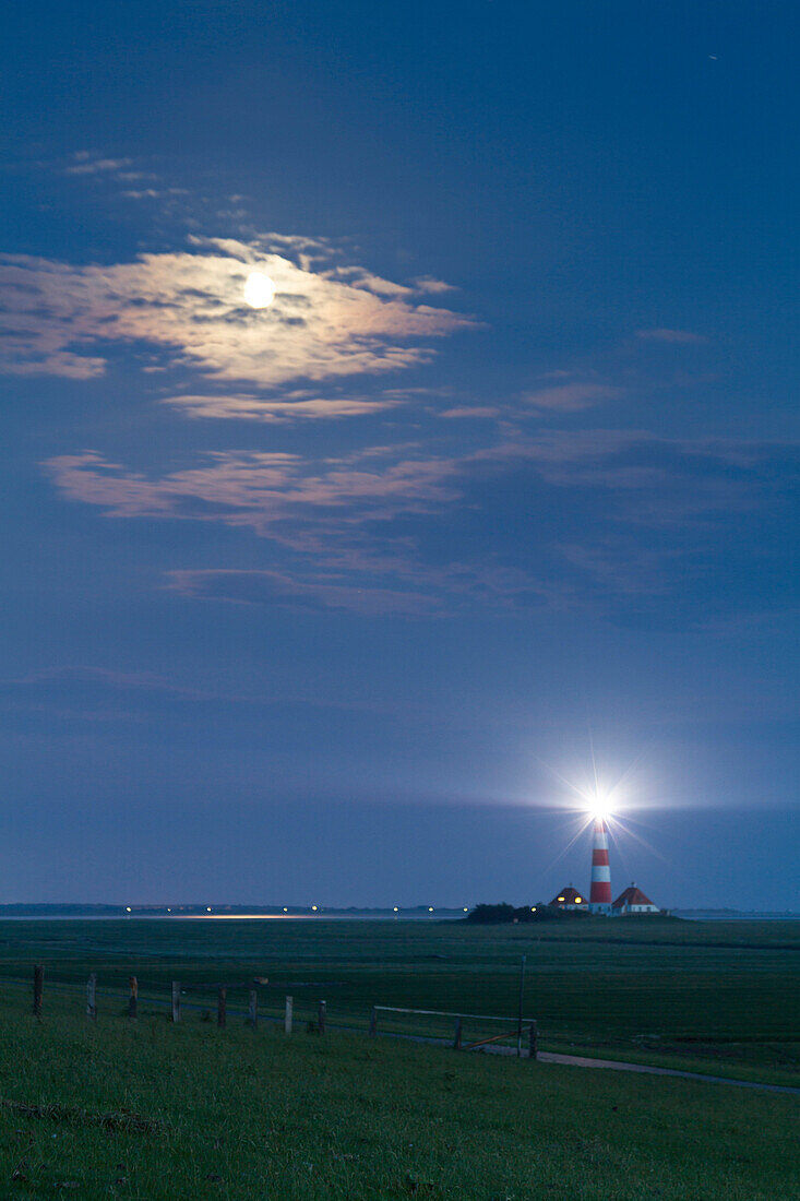 Westerheversand Lighthouse at night, Westerhever, North sea, Nordfriesland, Schleswig-Holstein, Germany