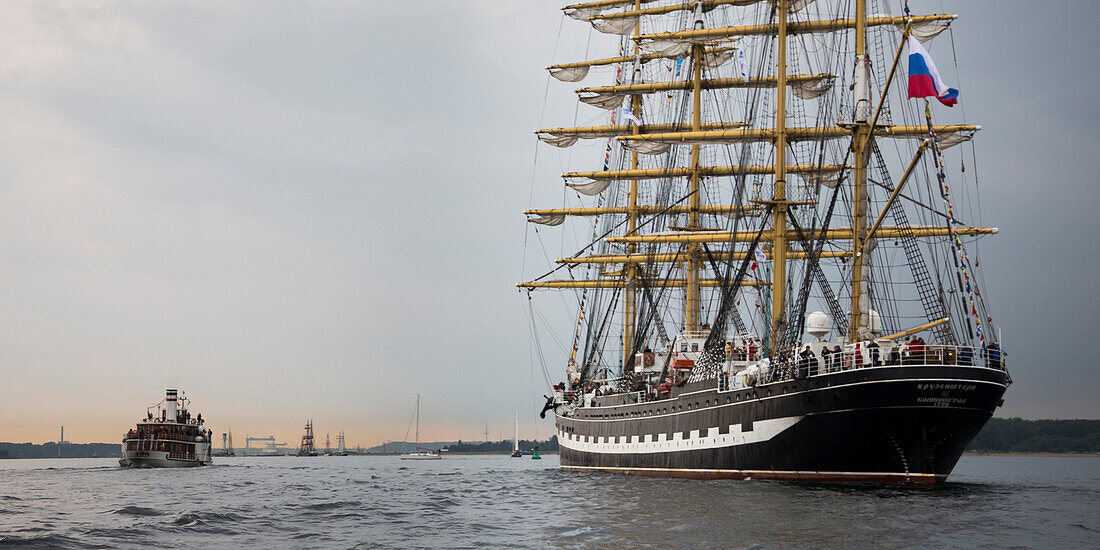 Russischer Großsegler (KRUZENSHTERN), Windjammerparade Kieler Woche, Kieler Förde, Ostsee, Schleswig-Holstein, Deutschland