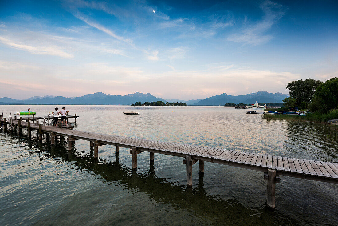 Abendstimmung bei Gstadt, Chiemsee, Chiemgau, Oberbayern, Bayern, Deutschland